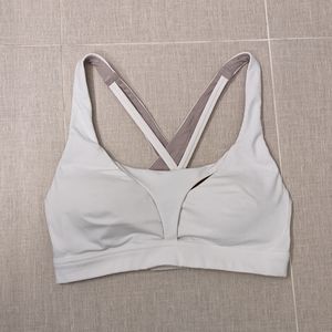 ♥️ lululemon 🍋 Stash-it-All Bra - White, Size 6